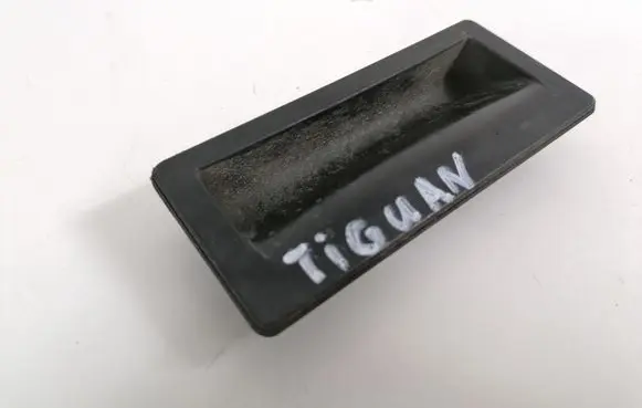 Volkswagen Tiguan Tailgate opening switch 5N0827335F 5N0827335