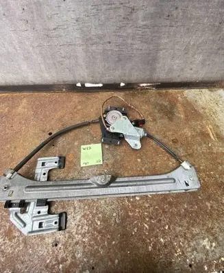 Chrysler PT Cruiser Front door window regulator with motor 