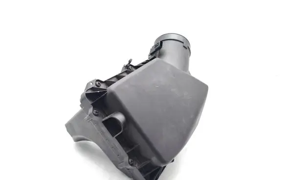 Opel Insignia B Air filter box 84141125