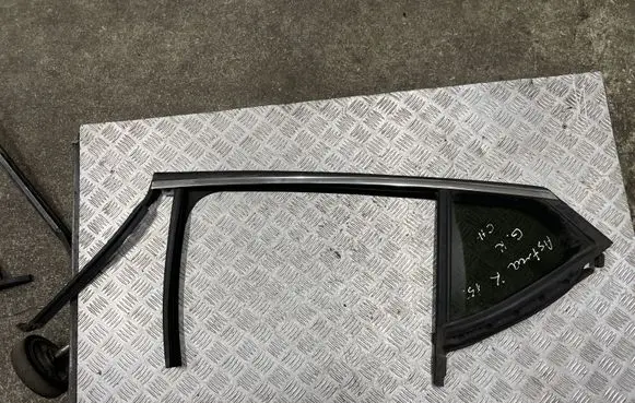 Opel Astra K Rear vent window glass 