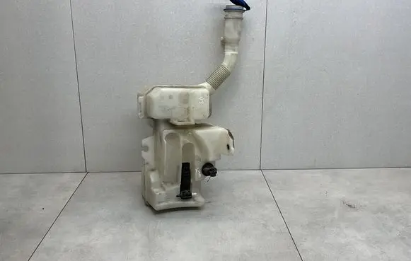 Audi Q3 8U Windshield washer fluid reservoir/tank 8U0955451J