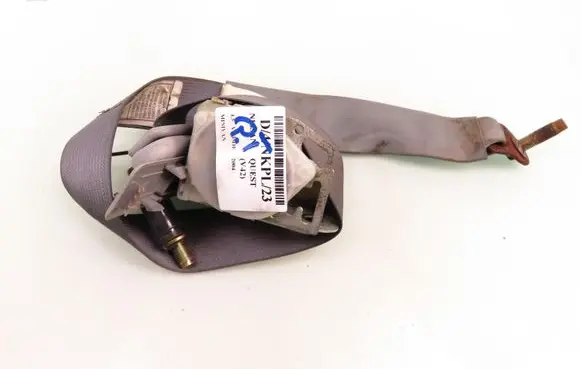 Nissan Quest Rear seatbelt 