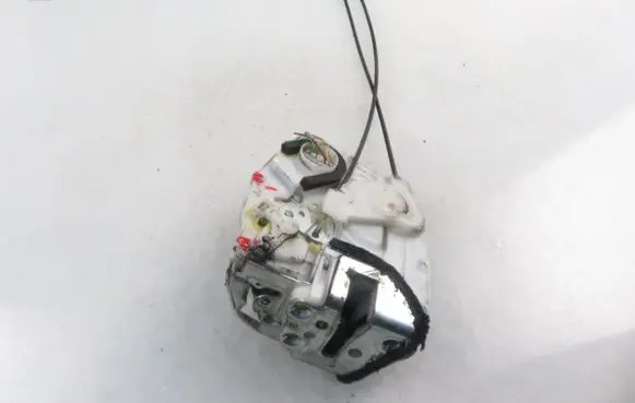 Suzuki SX4 Rear door lock