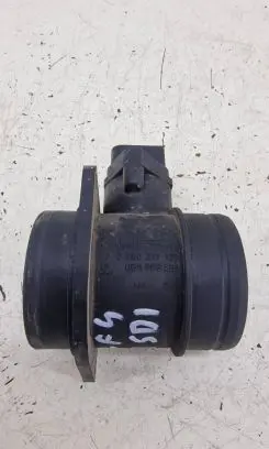 Volkswagen Golf IV Mass air flow meter 06A906461