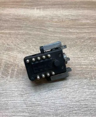 Saab 99 Ignition relay 1318527 04822616