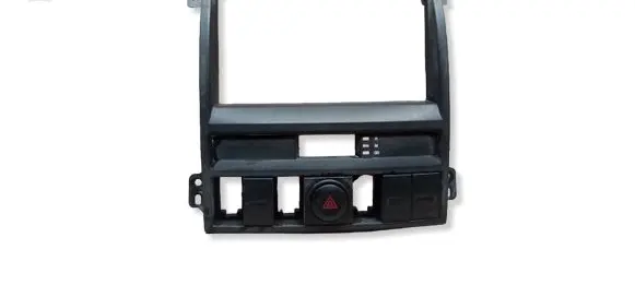 KIA Sorento Radio/GPS head unit trim 847603E100