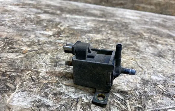 Mercedes-Benz SL R129 Turbo solenoid valve 0015408697