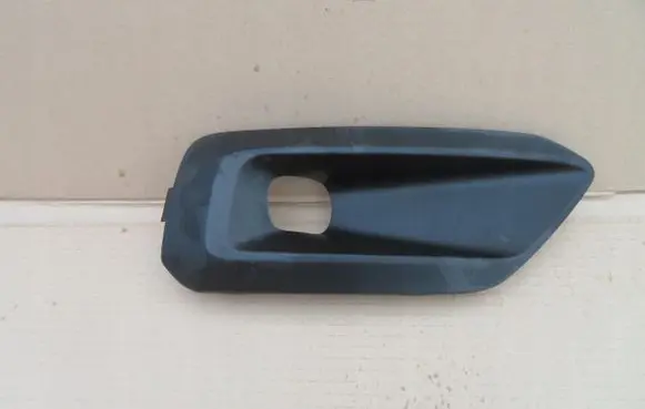 Volvo XC40 Front fog light trim/grill 31449344