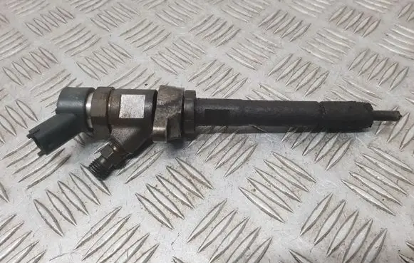 Fuel injector