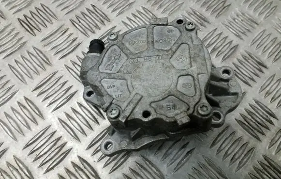 Volkswagen PASSAT B7 Vacuum pump 03L145100F