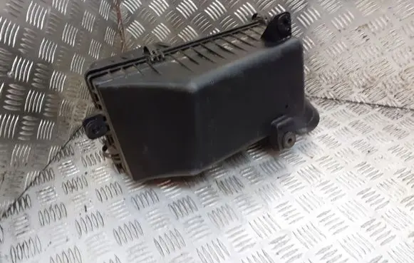 KIA Carens I Air filter box OK2FA13320