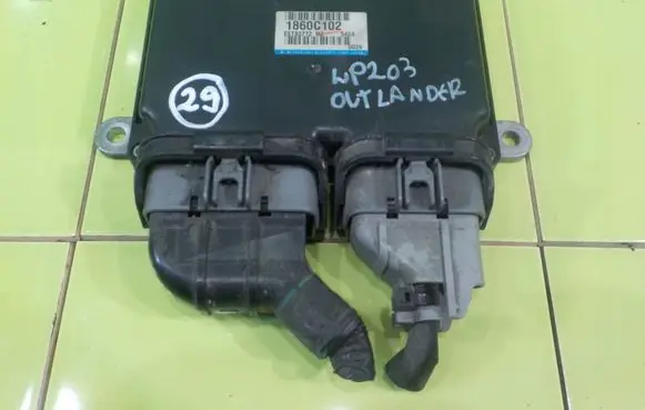 Mitsubishi Outlander Engine control unit/module 1860C102