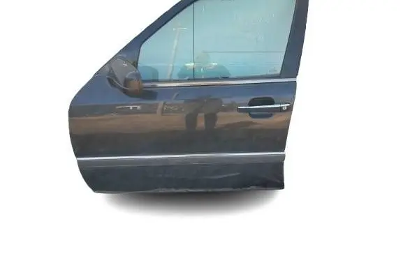 Mercedes-Benz C W202 Front door 35D5