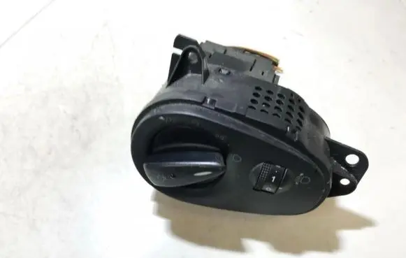 Ford Focus Light switch 98ag3a024ch 04052524