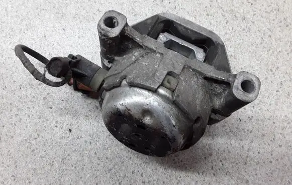 Audi A7 S7 4G Engine mount bracket W18526 MP5161
