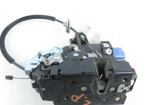 Volkswagen Caddy Front door lock 3D1837015AB