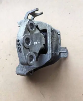 Opel Astra J Engine mount bracket 13347456