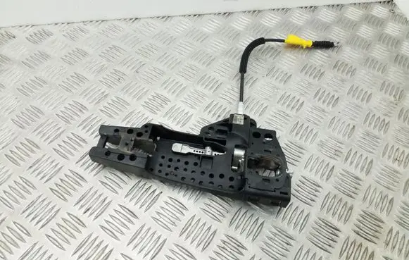 Audi A5 Sportback 8TA Front door coupe exterior handle/bracket 8T0837886A