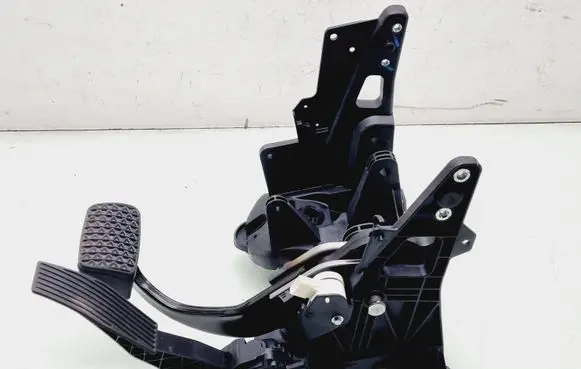 Opel Astra K Pedal assembly 39222130 0420