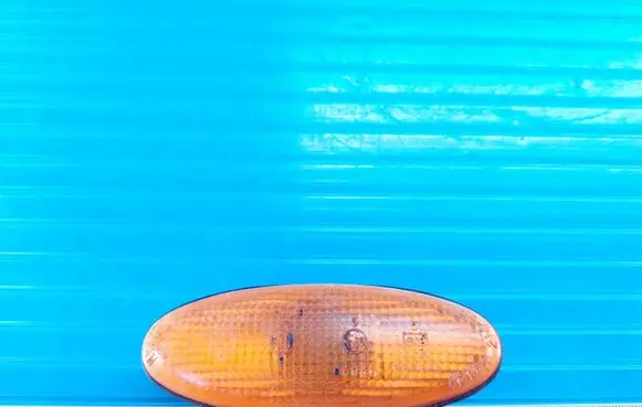 Mazda 626 Front fender indicator light 014143