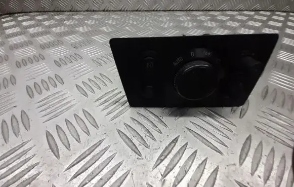 Opel Zafira B Light switch 13205858