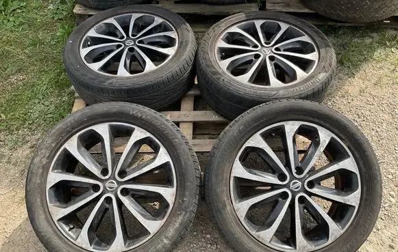 Nissan Qashqai R18 alloy rim 