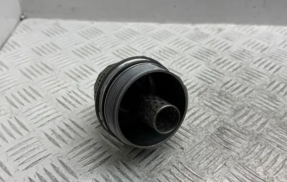 Toyota Avensis T250 Oil filter cover 156200R010