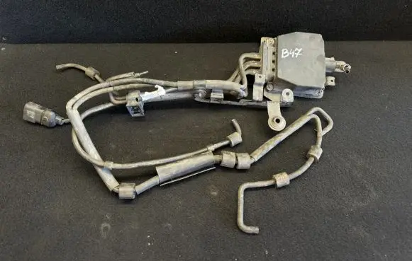 Volkswagen Touran I Turbo solenoid valve 6Q0131075