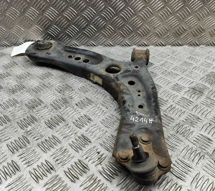 Volkswagen Golf VII Front lower control arm/wishbone 5Q0407152J