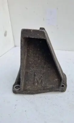Skoda Superb B5 (3U) Engine mounting bracket 8d0399113ab