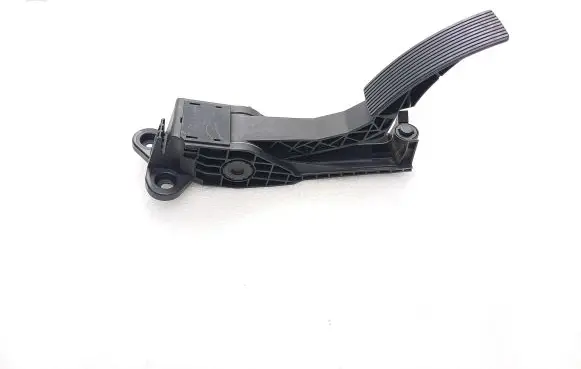 Mercedes-Benz ML W164 Accelerator throttle pedal A1643000104 ZGS005 280705
