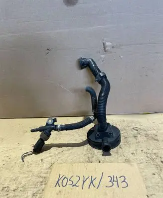 Volkswagen Touran II Breather hose/pipe 03C103201E