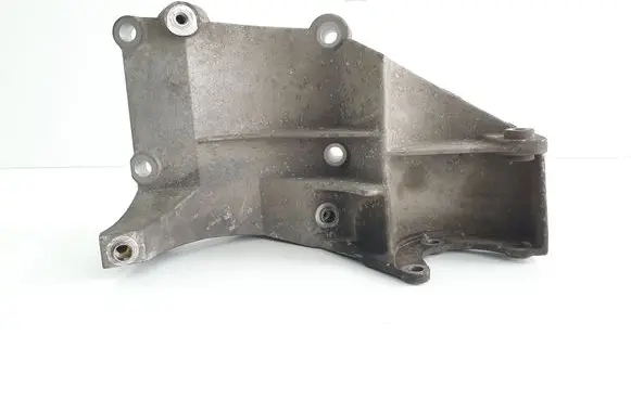 Volkswagen Touareg I Generator/alternator bracket 077260885M