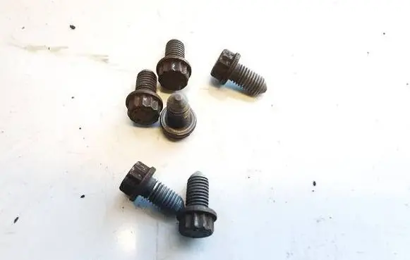 Volkswagen Golf V Nuts/bolts 