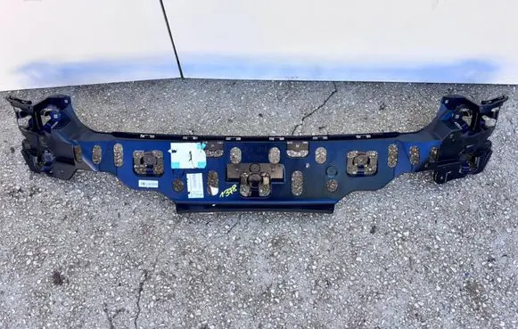 BMW 8 G15 Rear bumper mounting bracket 51128075259