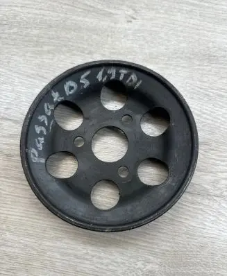 Volkswagen PASSAT B5.5 Power steering pump pulley 058145255E