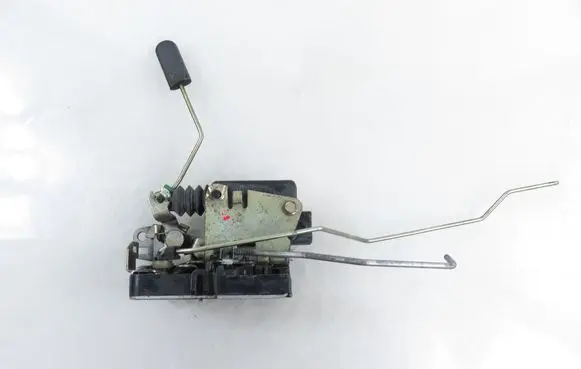Iveco Daily 35.8 - 9 Front door lock 