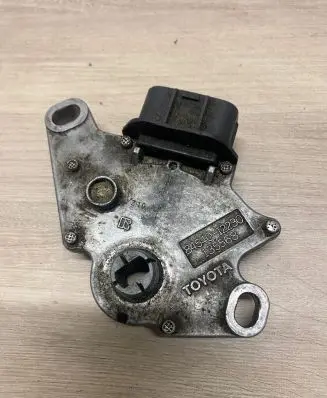 Toyota RAV 4 (XA40) Transmission gearbox valve body 8454012230