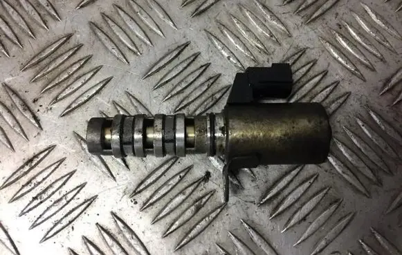 Nissan Primera Camshaft vanos timing valve 
