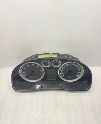 Volkswagen PASSAT B5.5 Speedometer (instrument cluster) 110080197001 110080197 E0682