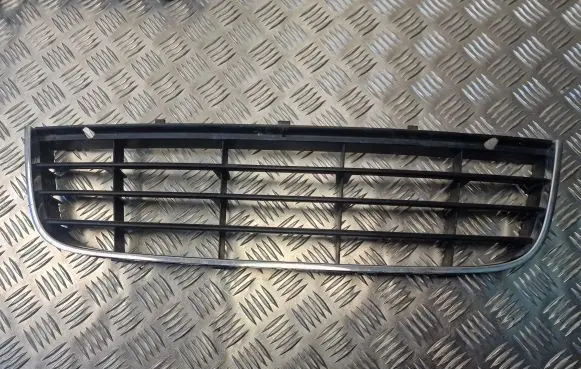 Volkswagen Jetta V Front bumper lower grill 1K0853101A