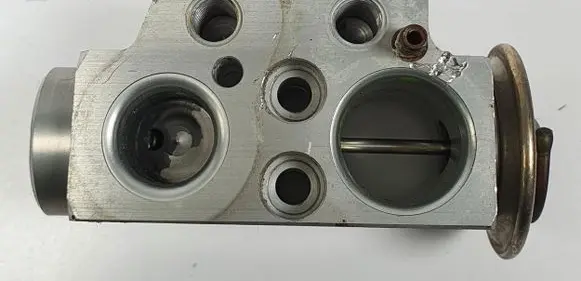 Porsche Cayenne (9PA) Air conditioning (A/C) expansion valve 7L0820679B