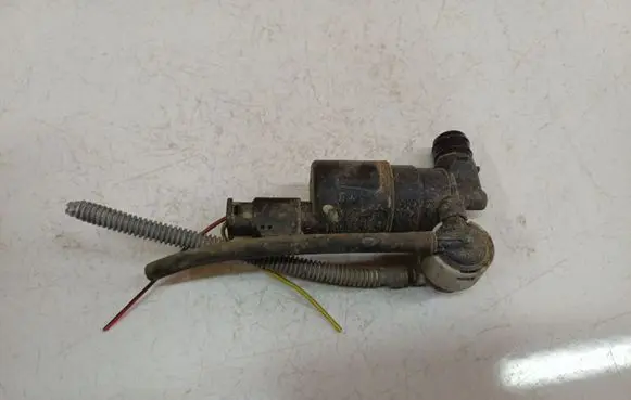 Peugeot Expert Windscreen/windshield washer pump 963298498004