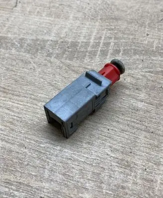 Opel Zafira A Brake pedal sensor switch 09185907