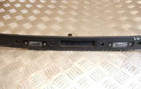 Volvo S60 Trunk door license plate light bar 31391197 33122