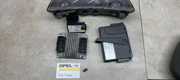 Opel Combo C Engine ECU kit and lock set 28019046