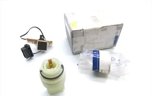 Mercedes-Benz Sprinter W901 W902 W903 W904 Headlight/headlamp bulb A0018261882 0008213235 356311277