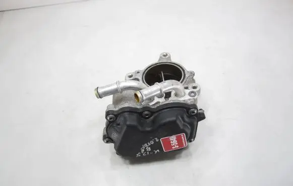 Volkswagen PASSAT B8 Throttle valve 04L128063AA 29056507 04L128059AA
