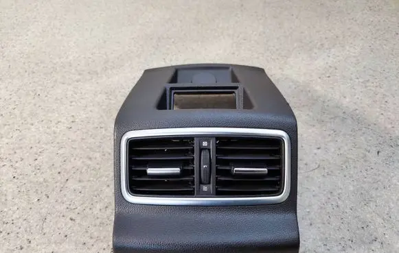 Renault Megane IV Rear air vent grill 
