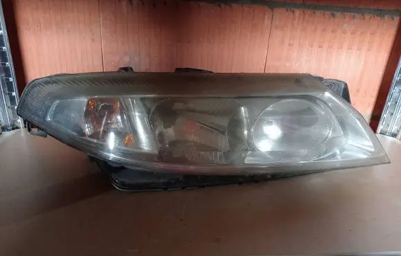 Renault Laguna II Headlight/headlamp 8200002847